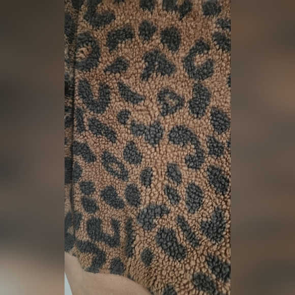 GRAYSON THREADS Leopard print sherpa/fleece pullover 1/4 zip jacket. Size XXL - Picture 5 of 13